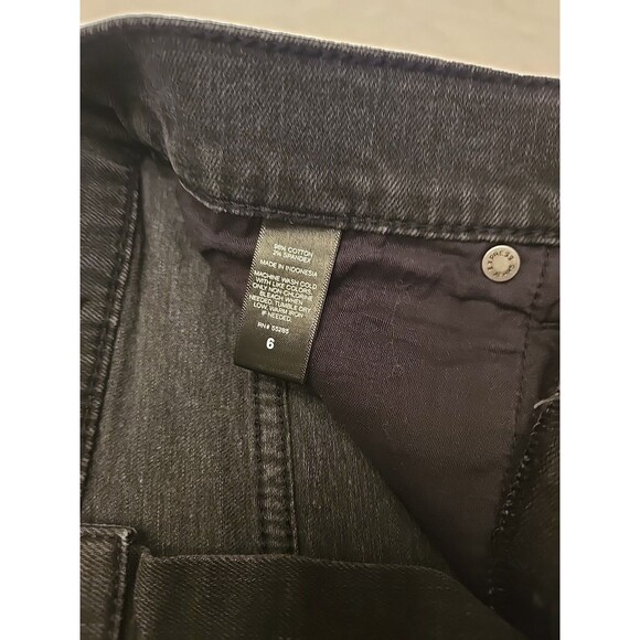 EUC EXPRESS JEANS Black denim shorts distressed Black Denim sz 6 Women’s - Picture 9 of 10